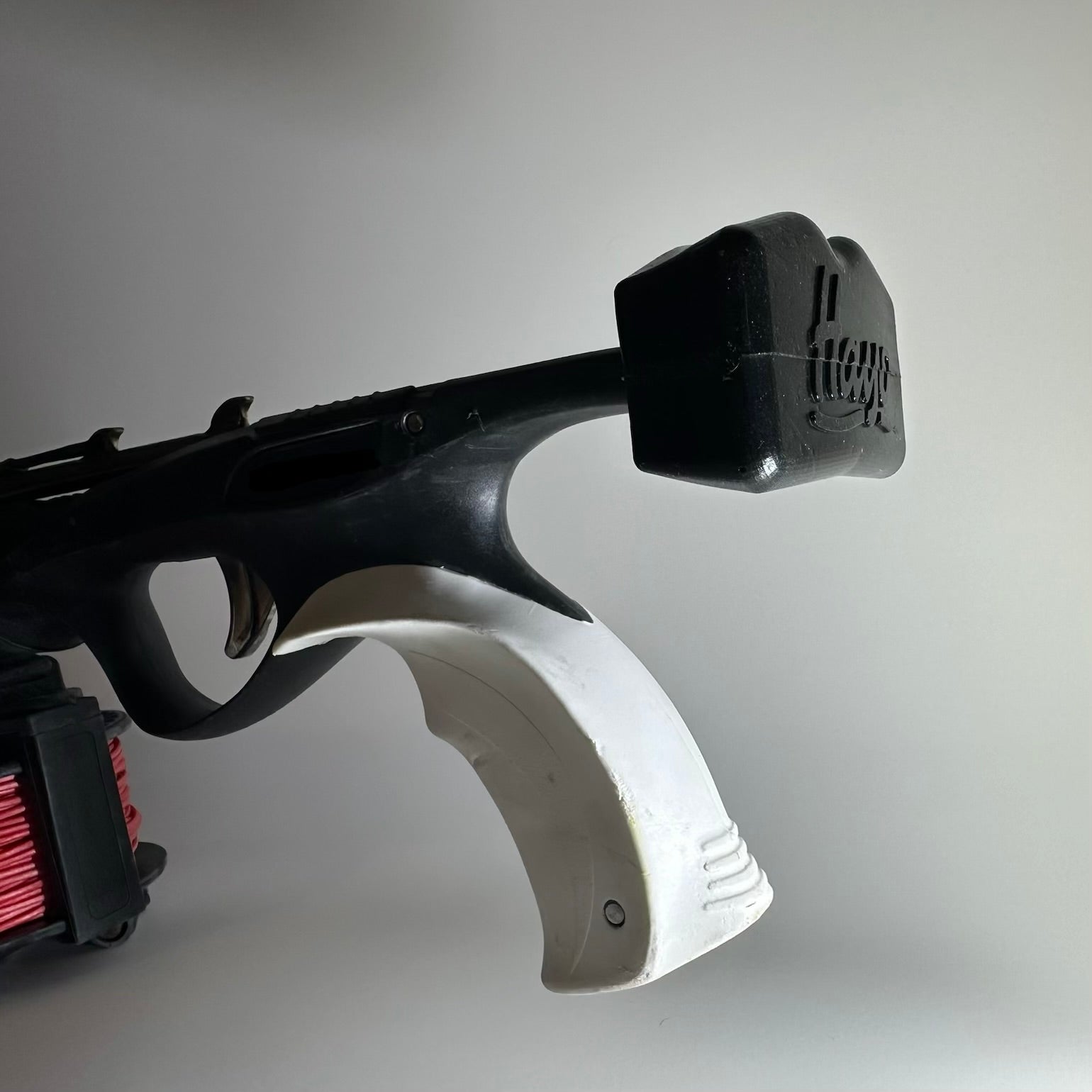 Plastic Core Reinforced Speargun Loading Pad